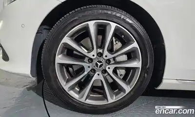 Mercedes-Benz E-Class 2019 2.0 Автомат в Москве № 495974, миниатюра 5