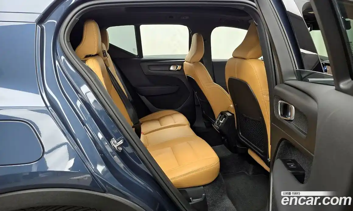 Volvo XC40 2022 2.0 Автомат в Москве № 497639, фото 12