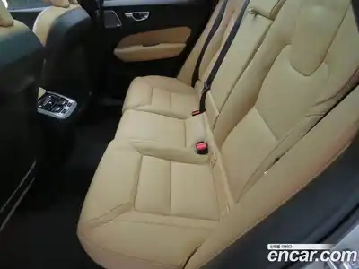 Volvo XC60 2025 2.0 Автомат в Москве № 497863, миниатюра 9