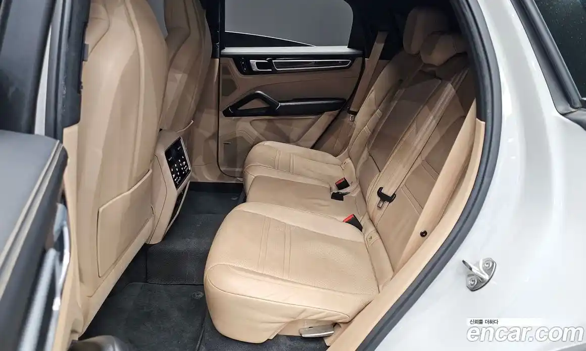 Porsche Cayenne 2021 3.0 Автомат в Москве № 498274, фото 12