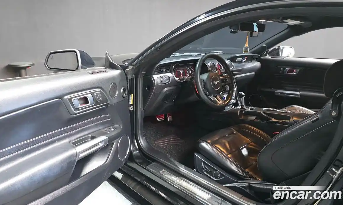 Ford Mustang 2018 2.3 Автомат в Москве № 499132, фото 10