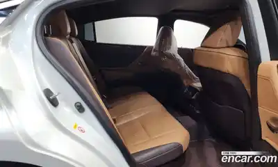 Lexus ES 2019 2.5 Автомат в Москве № 499650, миниатюра 12