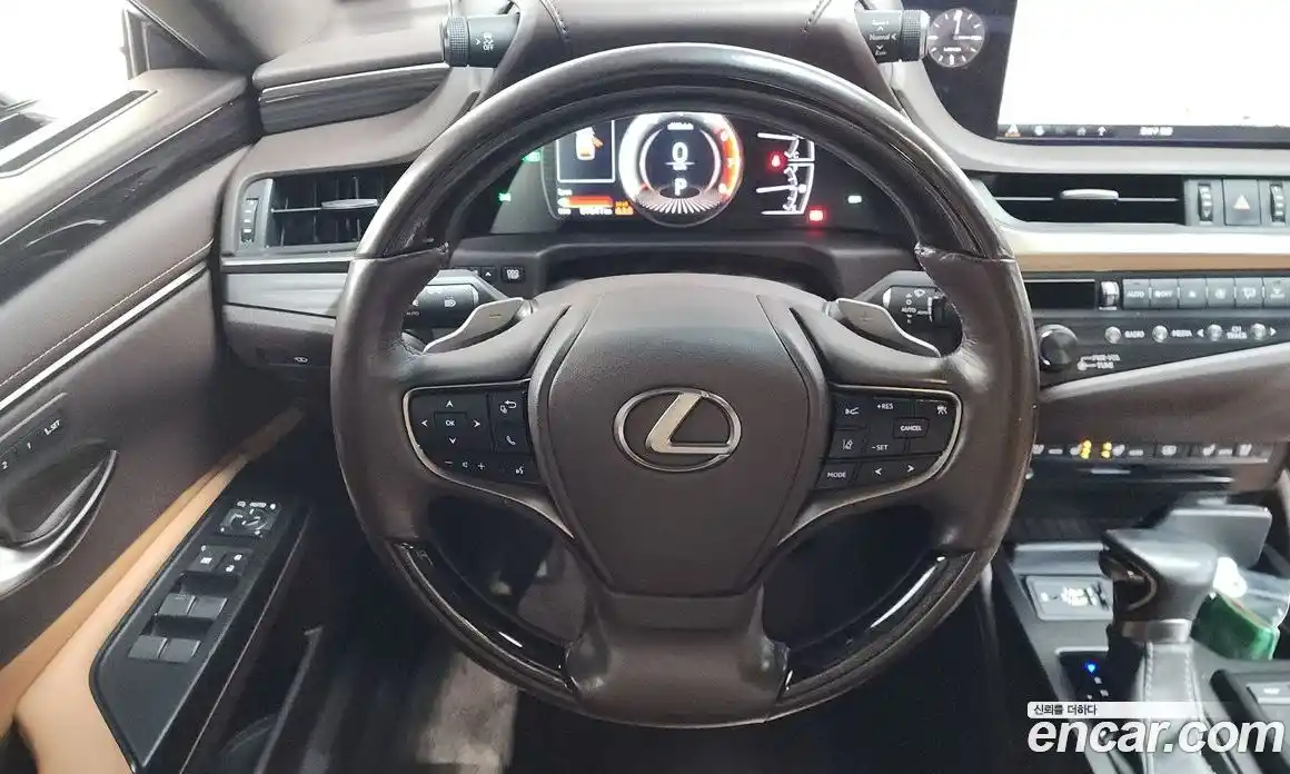 Lexus ES 2019 2.5 Автомат в Москве № 499650, фото 13
