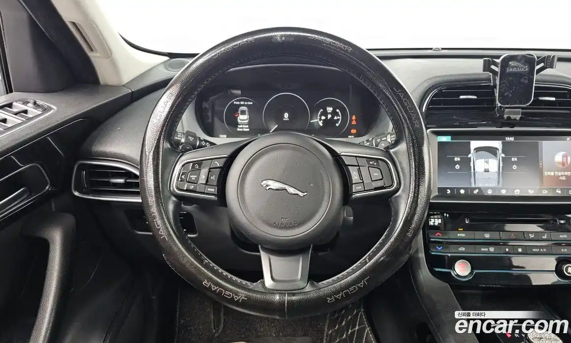 Jaguar F-Pace 2017 2.0 Автомат в Москве № 500306, фото 12