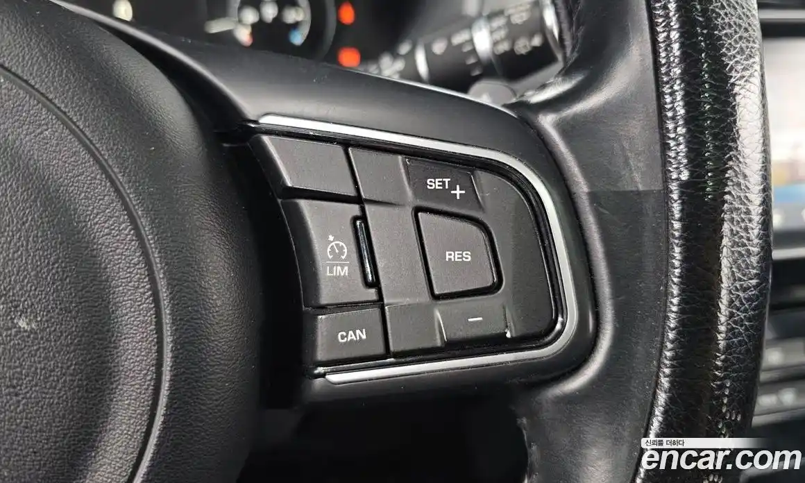 Jaguar F-Pace 2017 2.0 Автомат в Москве № 500306, фото 16