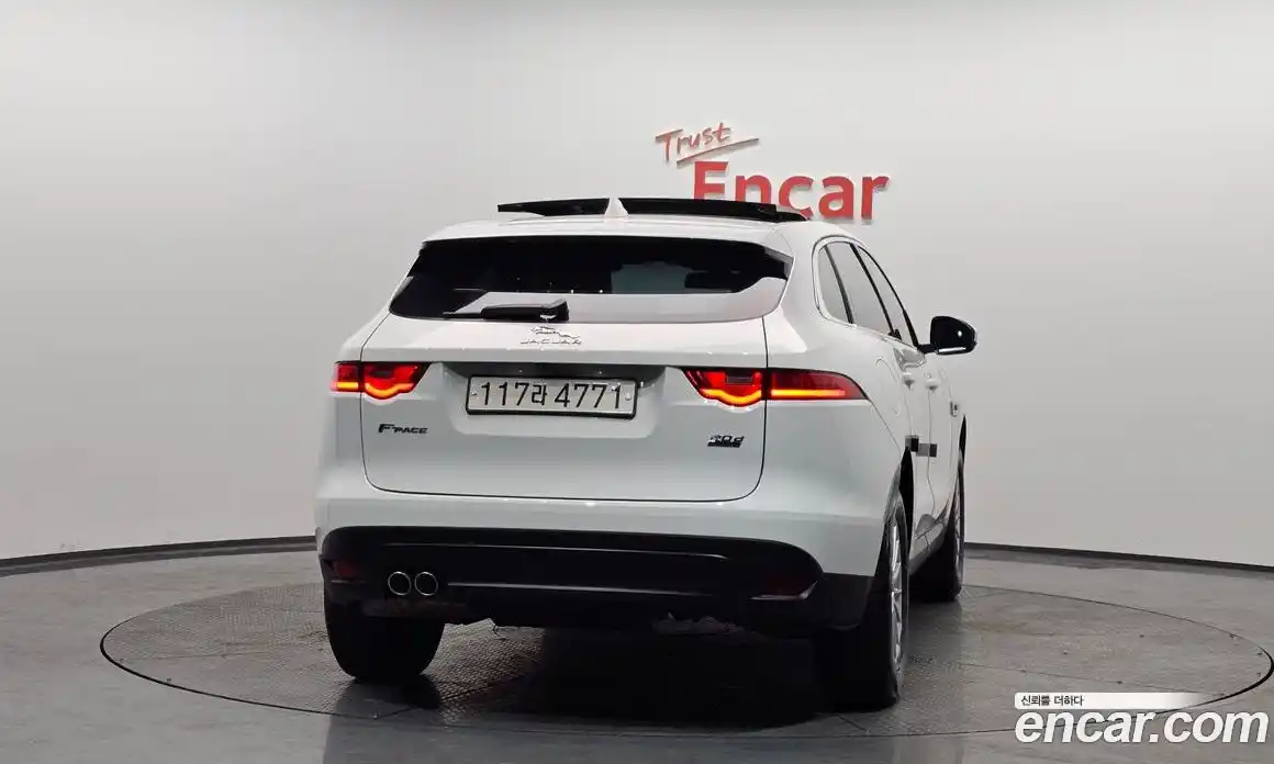 Jaguar F-Pace 2017 2.0 Автомат в Москве № 500306, фото 3
