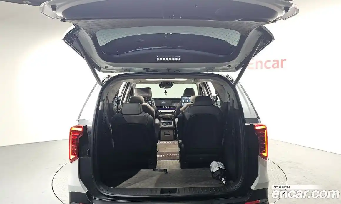 Kia Canival 2025 1.6 Автомат в Москве № 51466, фото 8