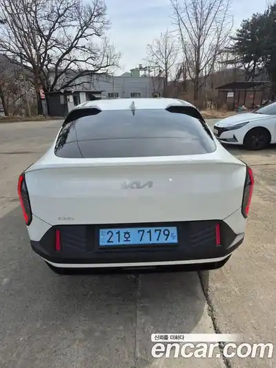Kia EV4 2026 Автомат в Москве № 519205, миниатюра 5