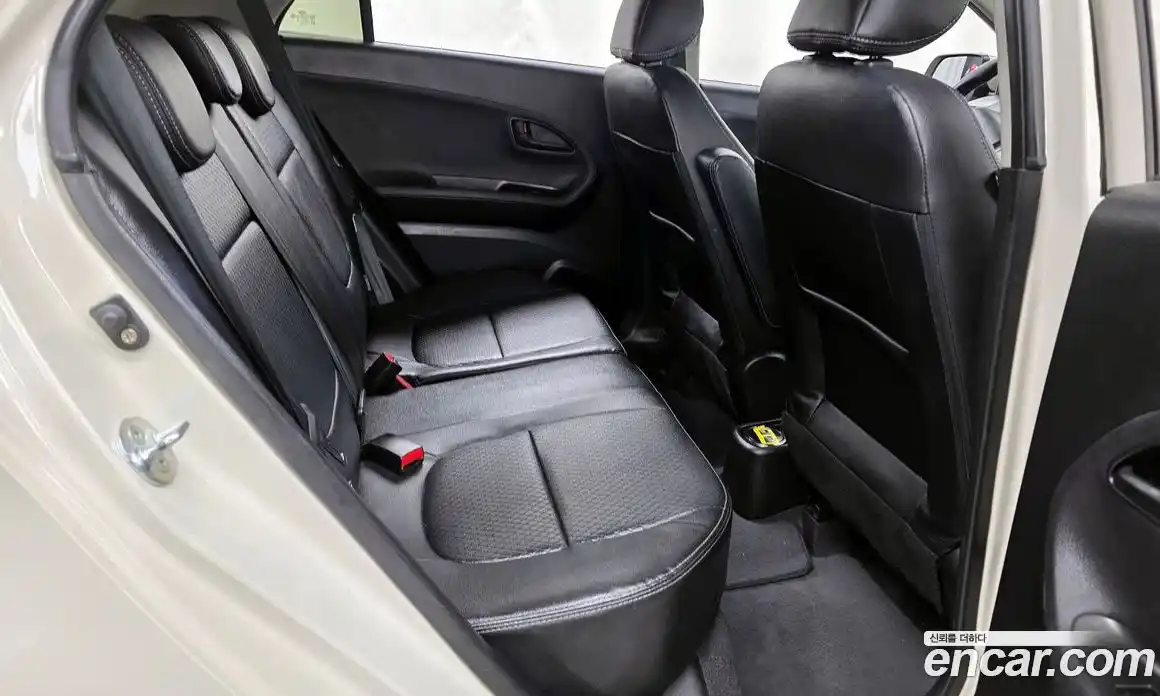 Kia Morning 2014 1.0 Автомат в Москве № 520136, фото 12