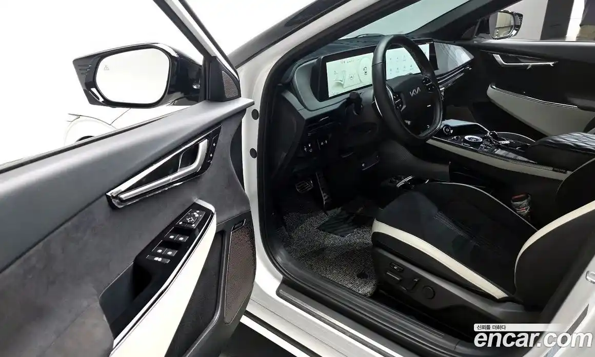 Kia EV6 2023 0.1 Автомат в Москве № 520257, фото 11