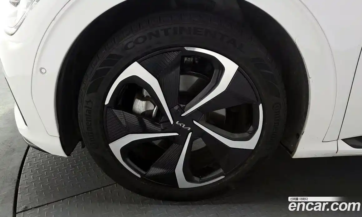 Kia EV6 2023 0.1 Автомат в Москве № 520257, фото 4