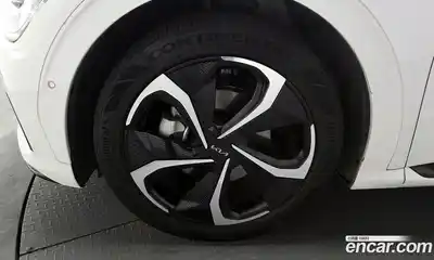 Kia EV6 2023 0.1 Автомат в Москве № 520257, миниатюра 4