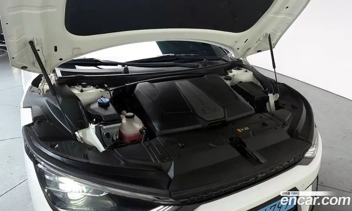 Kia EV6 2023 0.1 Автомат в Москве № 520257, фото 5