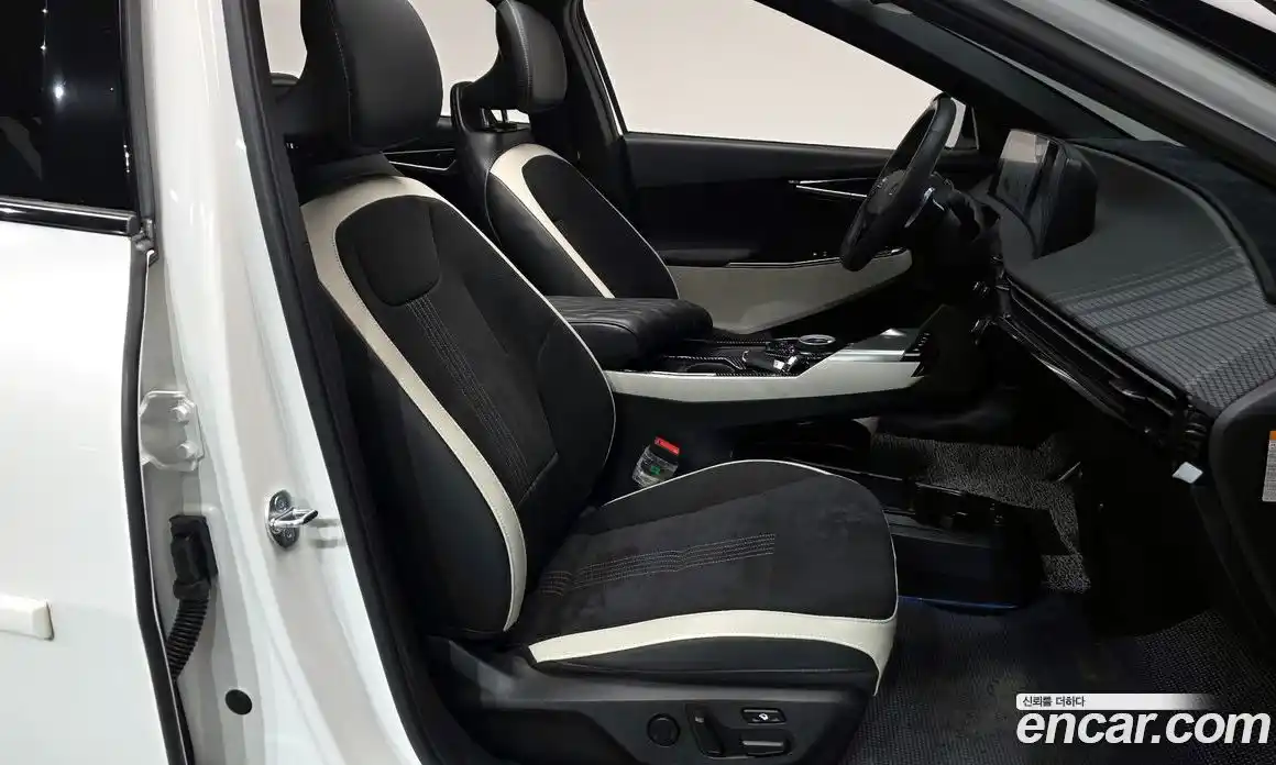 Kia EV6 2023 0.1 Автомат в Москве № 520257, фото 9