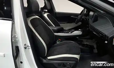 Kia EV6 2023 0.1 Автомат в Москве № 520257, миниатюра 9