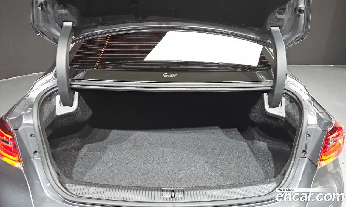 Renault SM6 2024 2.0 Автомат в Москве № 521129, фото 20