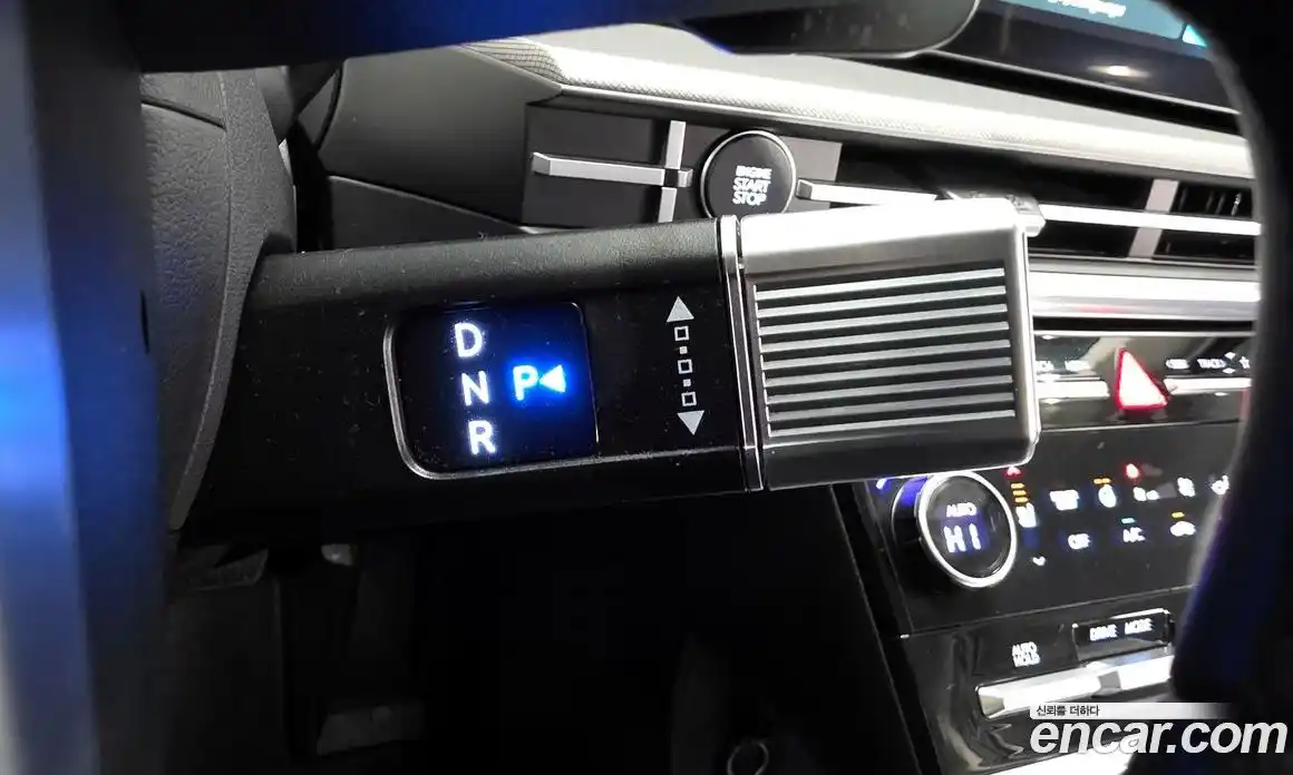 Hyundai Santa Fe 2024 1.6 Автомат в Москве № 530448, фото 9