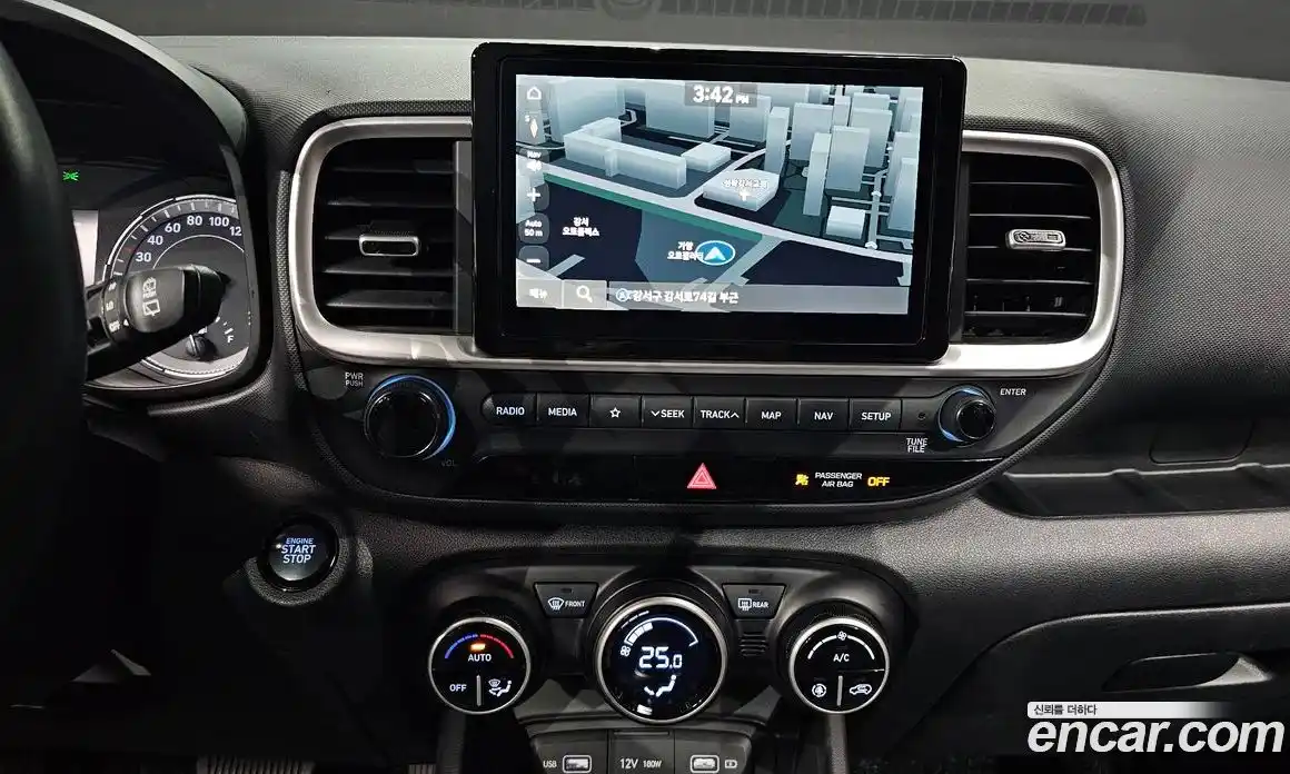 Hyundai Venue 2022 1.6 Автомат в Москве № 530831, фото 14