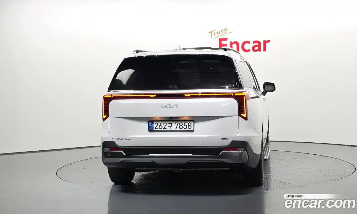 Kia Canival 2024 1.6 Автомат в Москве № 532603, фото 4