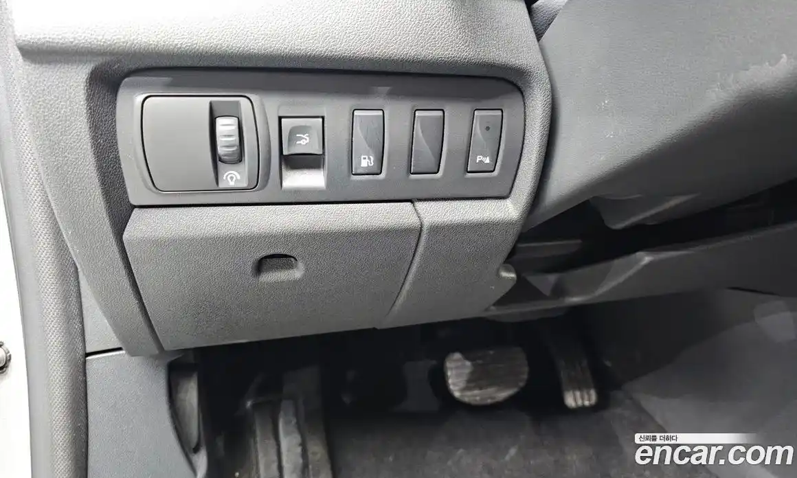 Renault SM3 2010 1.6 Автомат в Москве № 533449, фото 19