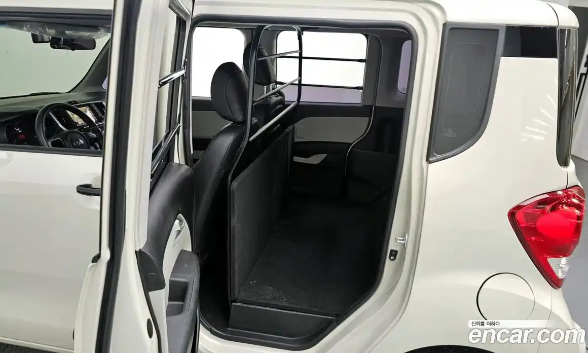 Kia Ray 2018 1.0 Автомат в Москве № 534126, фото 12