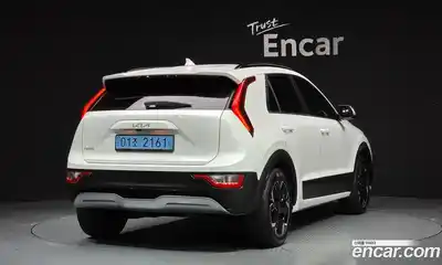 Kia Niro 2023 0.2 Автомат в Москве № 535008, миниатюра 2