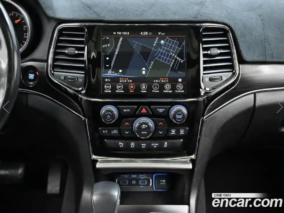 Jeep Cherokee 2019 3.6 Автомат в Москве № 535347, фото 14