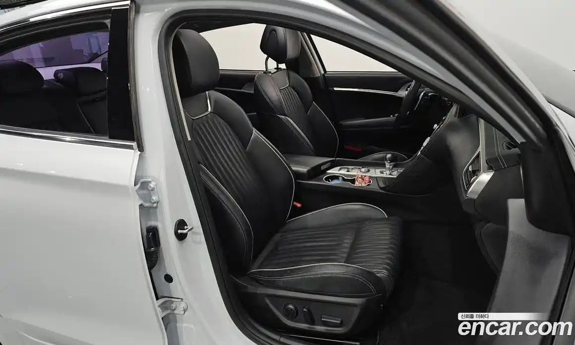 Genesis G70 2018 2.0 Автомат в Москве № 536737, фото 10