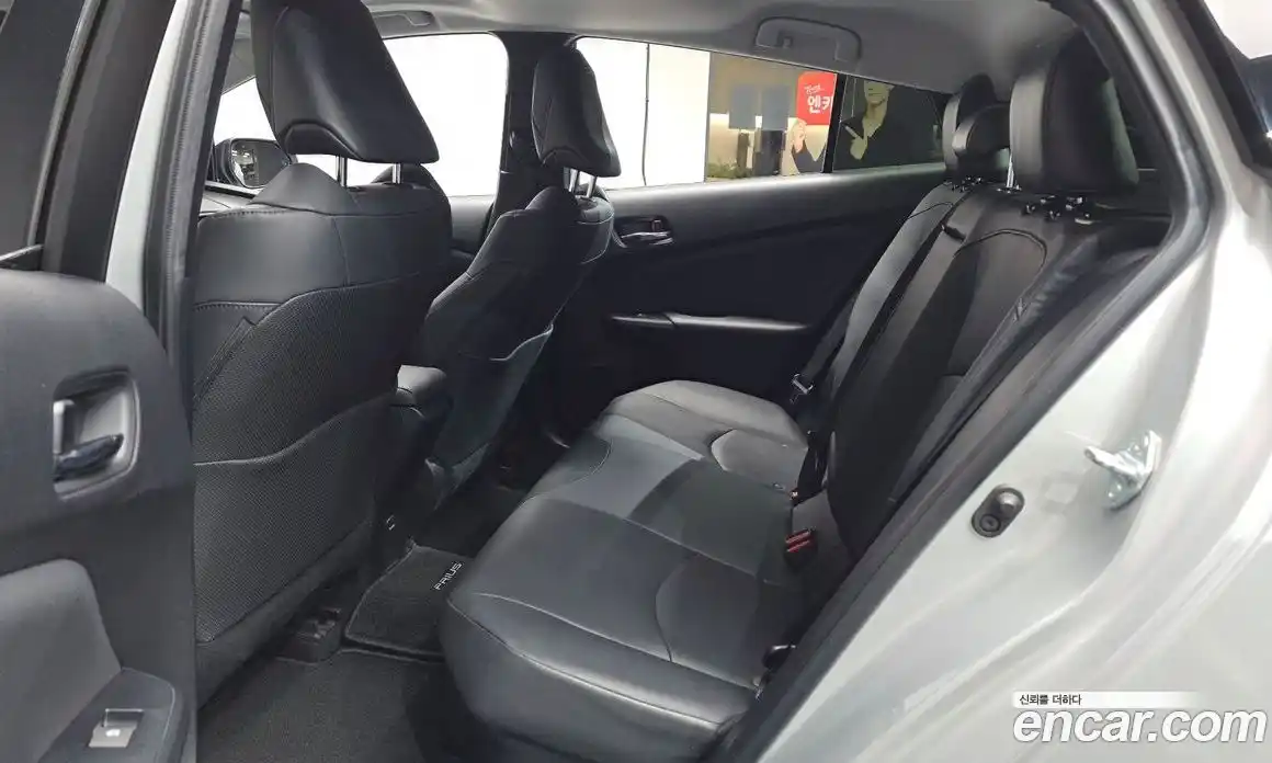 Toyota Prius 2018 1.8 Автомат в Москве № 537717, фото 11