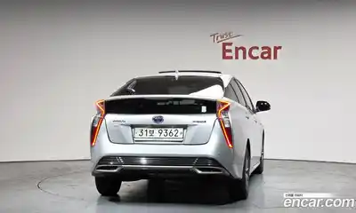 Toyota Prius 2018 1.8 Автомат в Москве № 537717, миниатюра 3