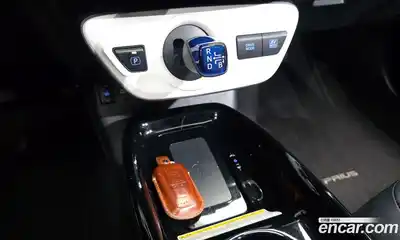 Toyota Prius 2018 1.8 Автомат в Москве № 537717, миниатюра 8