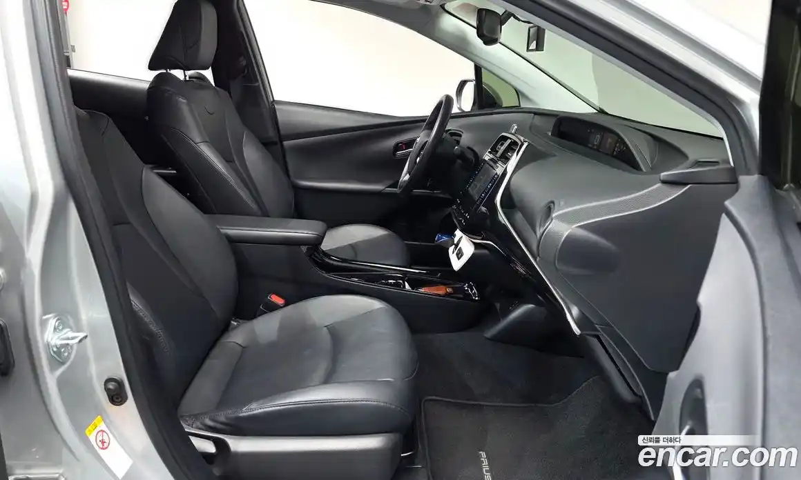 Toyota Prius 2018 1.8 Автомат в Москве № 537717, фото 9