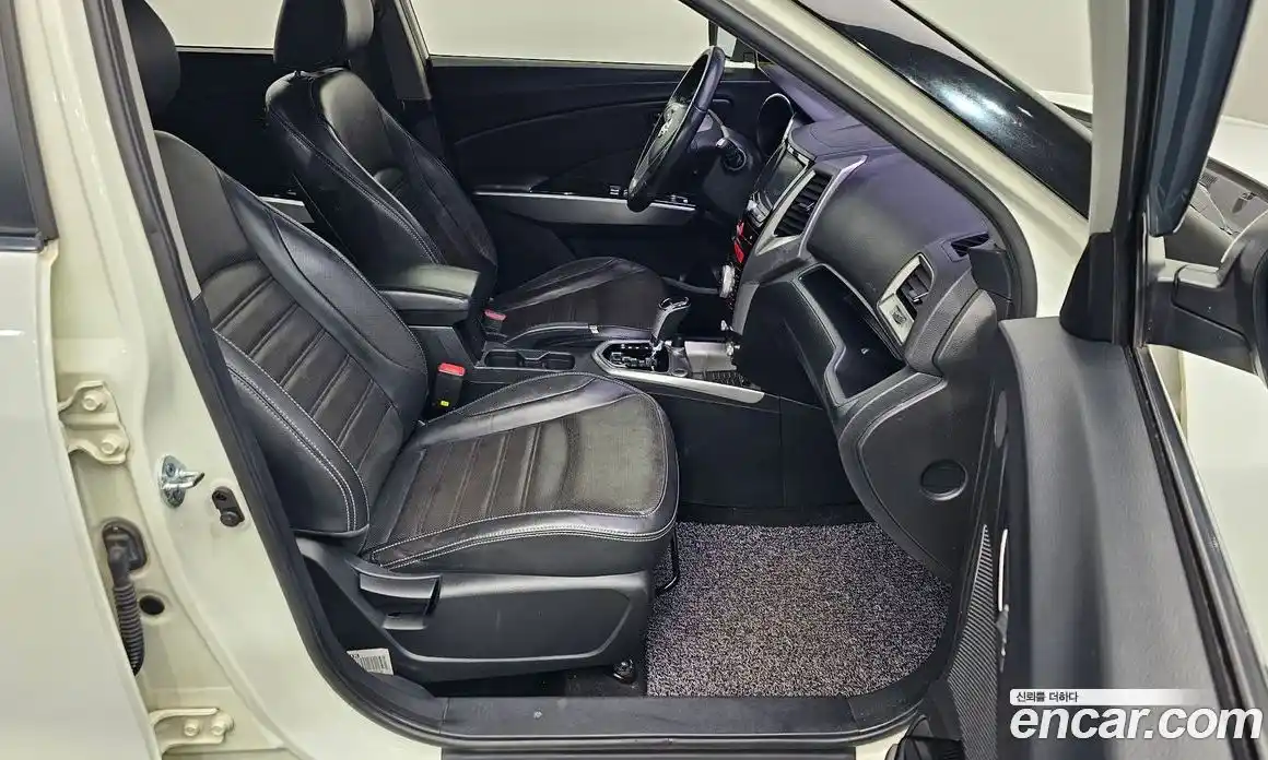 SsangYong TIBOLI 2015 1.6 Автомат в Москве № 539222, фото 10