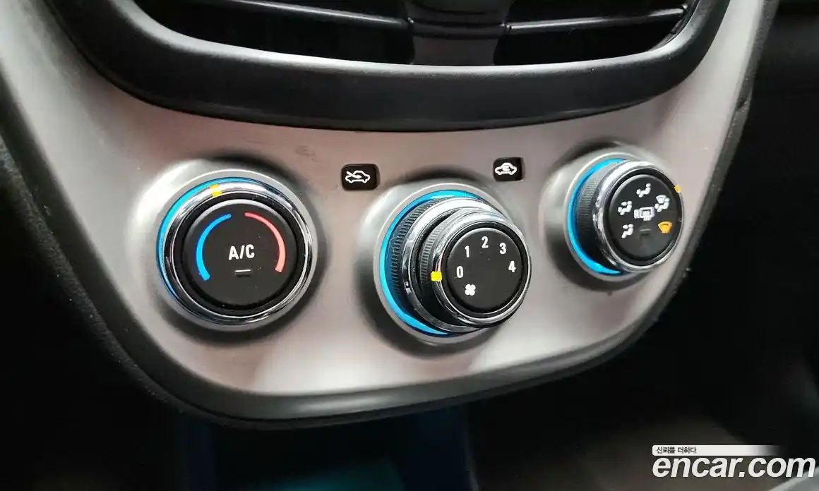 Chevrolet Spark 2016 1.0 Автомат в Москве № 540369, фото 17