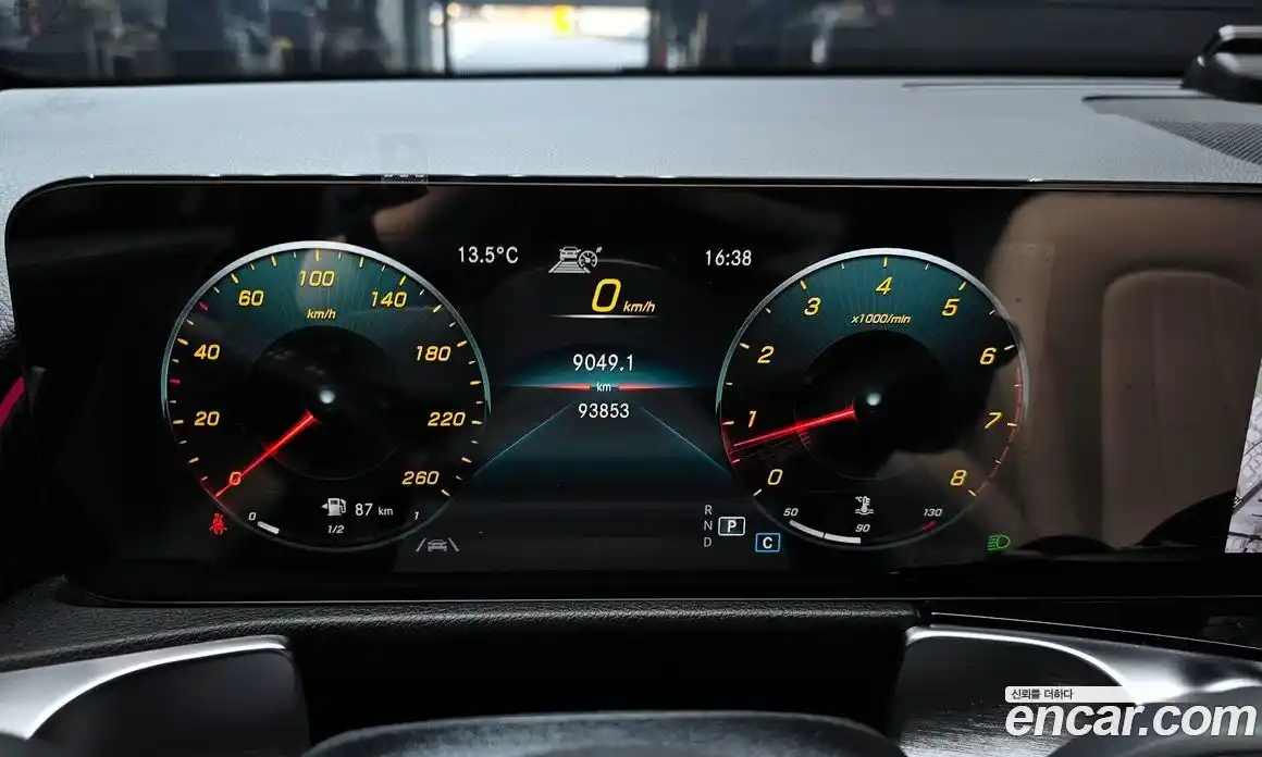 Mercedes-Benz GLB-Class 2021 2.0 Автомат в Москве № 543618, фото 8