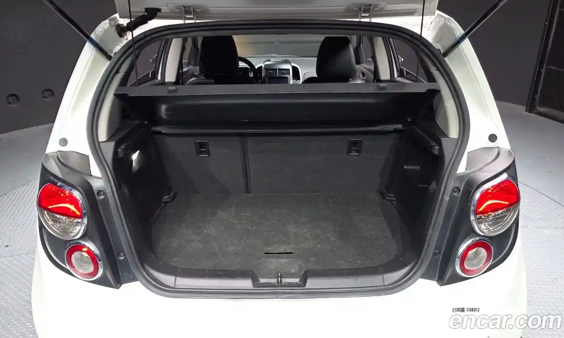 Chevrolet Aveo 2015 1.4 Автомат в Москве № 97994, фото 20