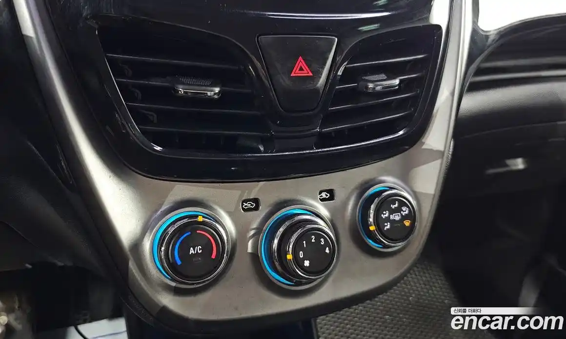 Chevrolet Spark 2016 1.0 Механическая в Москве № 104081, фото 18