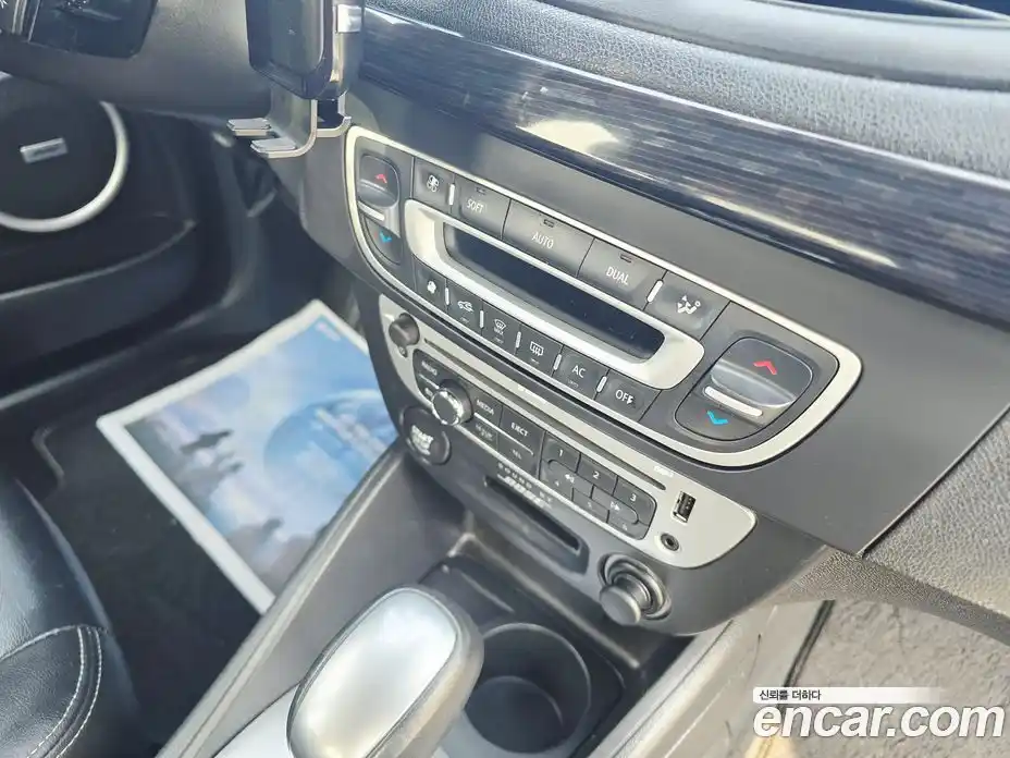 Renault SM3 2015 1.6 Автомат в Москве № 106605, фото 15