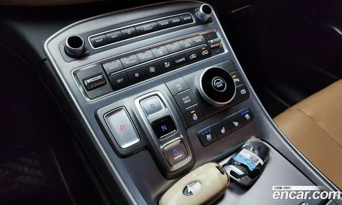 Hyundai Santa Fe 2023 2.5 Автомат в Москве № 112128, фото 13