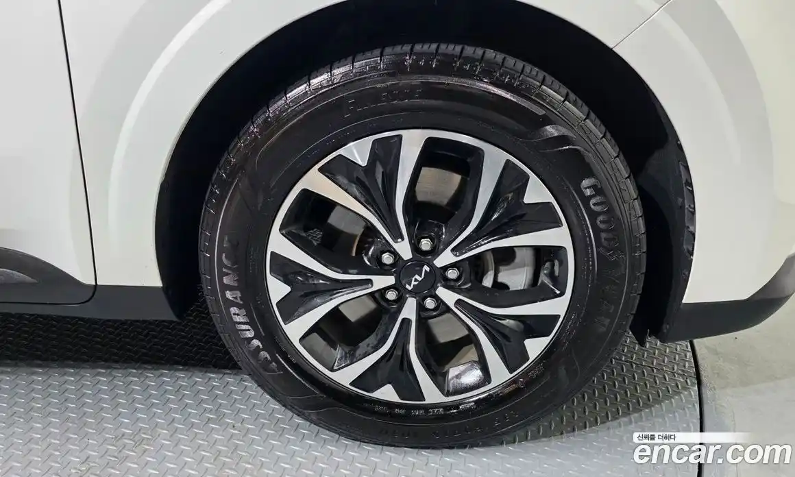 Kia Canival 2023 3.5 Автомат в Москве № 122749, фото 15