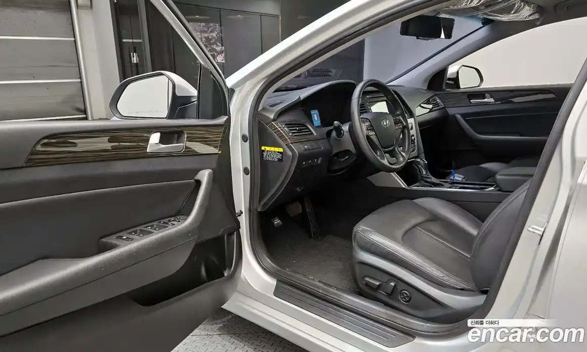 Hyundai Sonata 2015 2.0 Автомат в Москве № 126385, фото 15