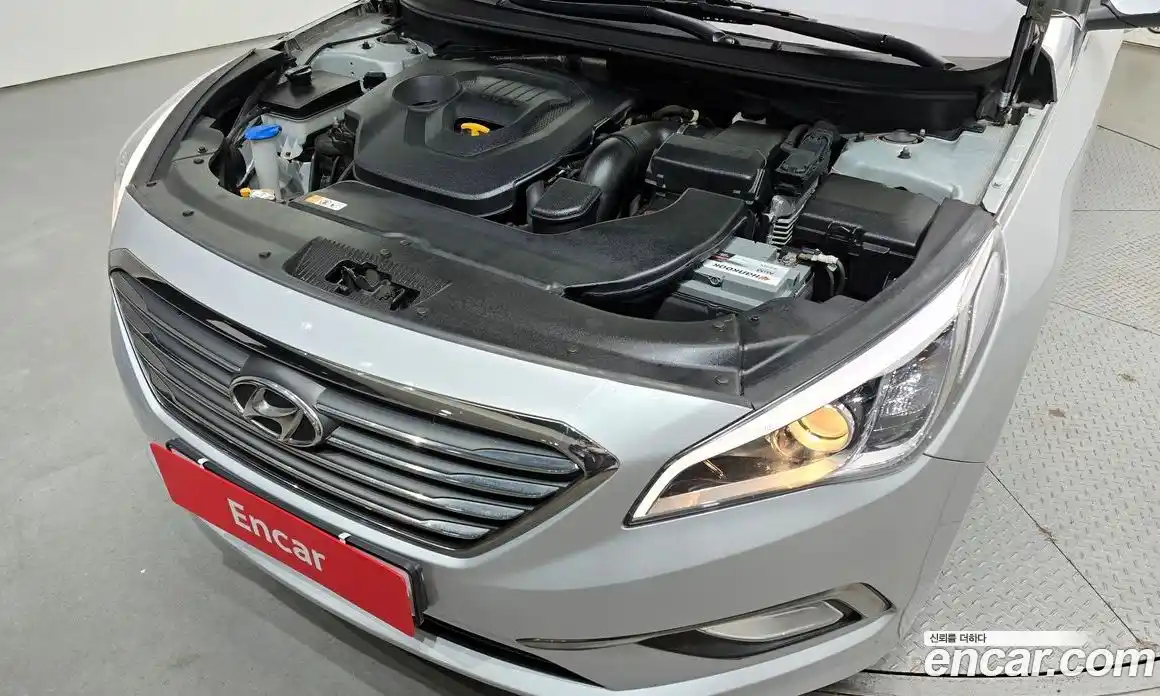 Hyundai Sonata 2015 2.0 Автомат в Москве № 126385, фото 3