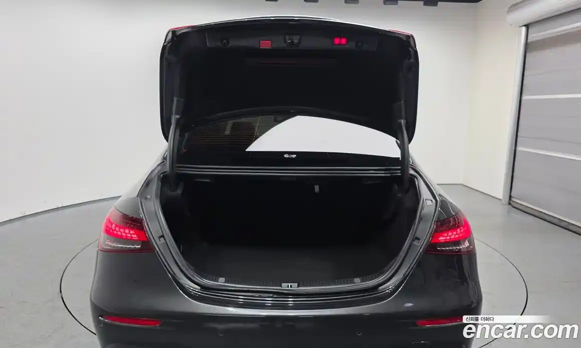 Mercedes-Benz E-Class 2021 2.0 Автомат в Москве № 138092, фото 20