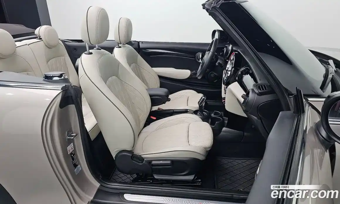 Mini Cooper Convertible 2023 2.0 Автомат в Москве № 138591, фото 12