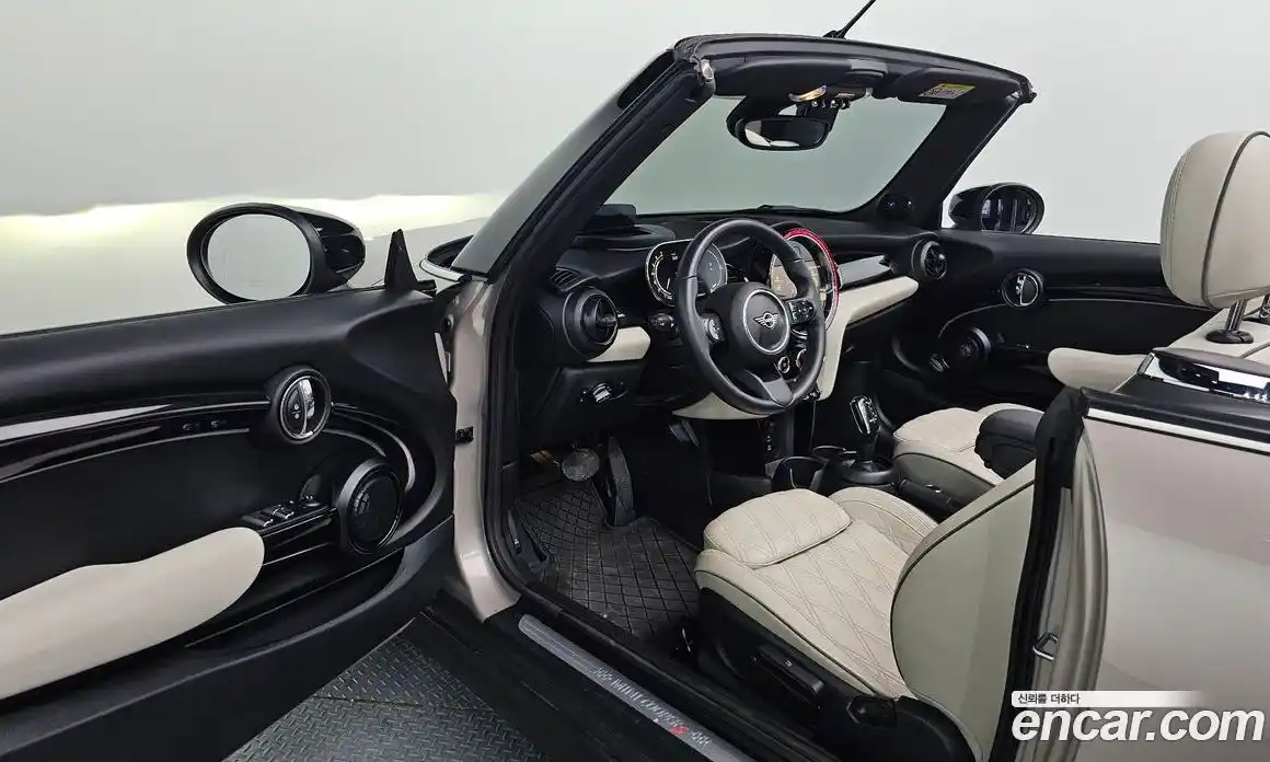 Mini Cooper Convertible 2023 2.0 Автомат в Москве № 138591, фото 15