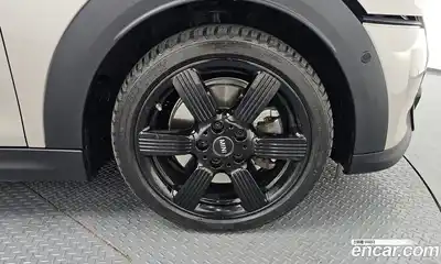 Mini Cooper Convertible 2023 2.0 Автомат в Москве № 138591, миниатюра 2