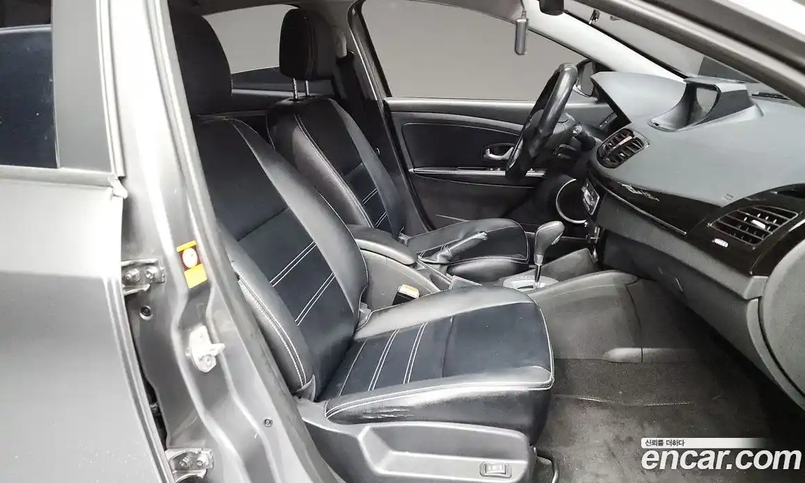 Renault SM3 2016 1.5 Автомат в Москве № 148144, фото 15