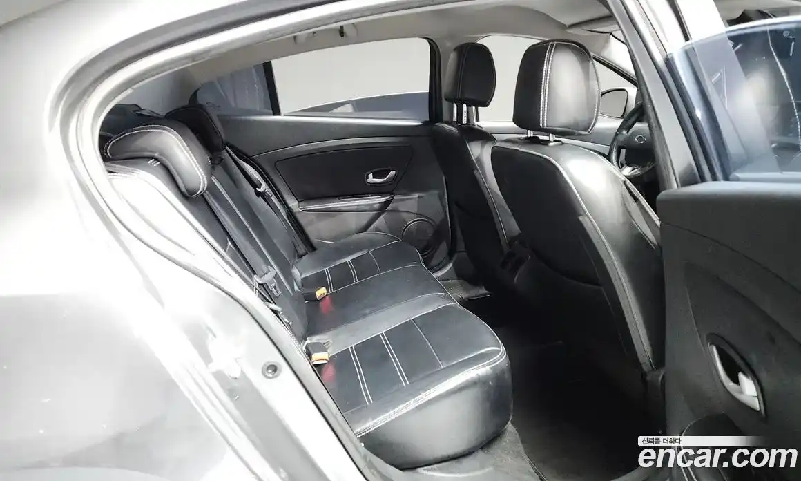 Renault SM3 2016 1.5 Автомат в Москве № 148144, фото 17