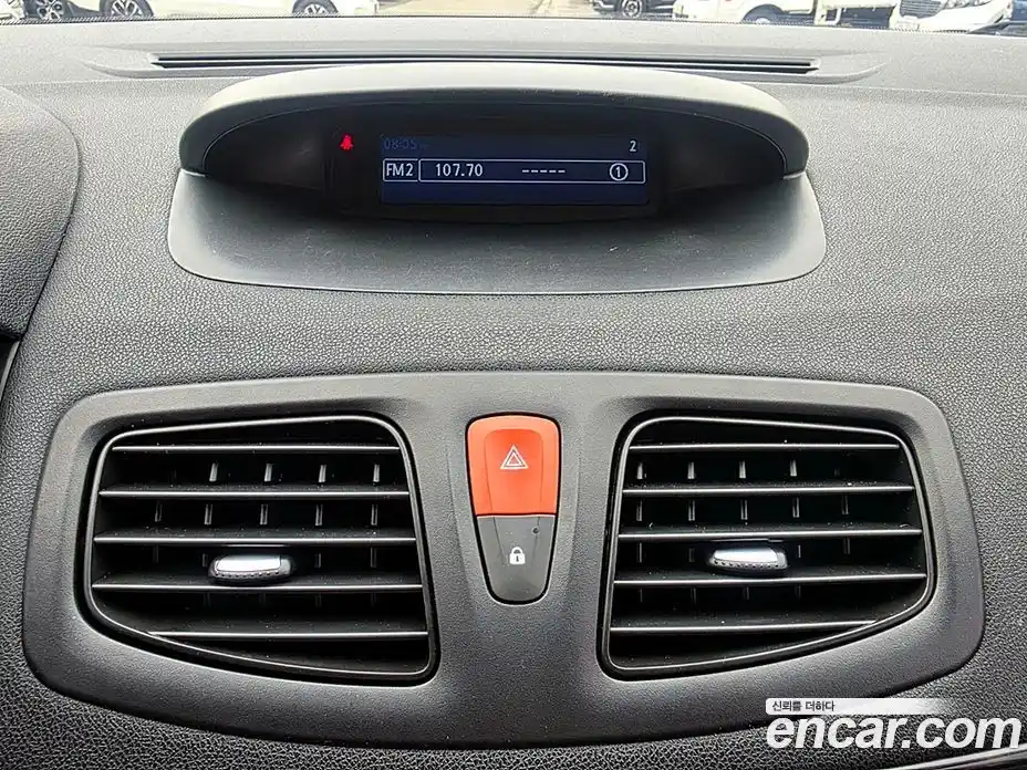 Renault SM3 2015 1.6 Автомат в Москве № 153091, фото 12