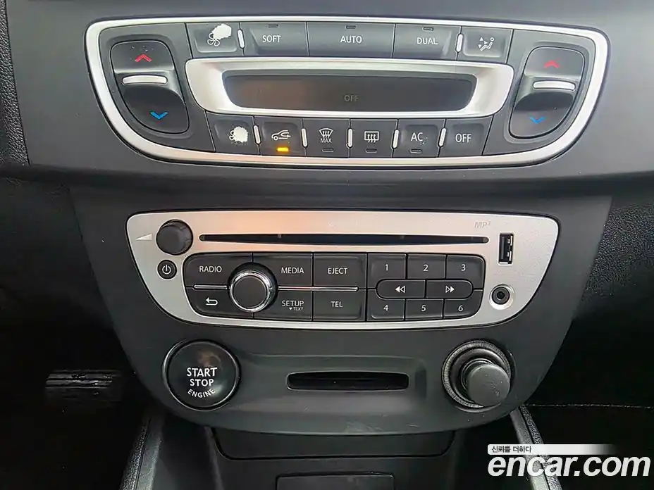 Renault SM3 2015 1.6 Автомат в Москве № 153091, фото 13